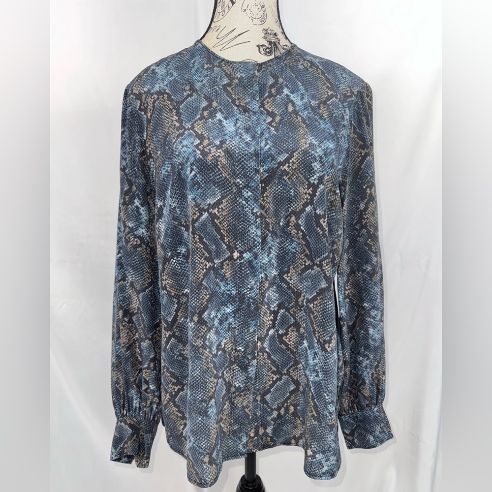 EUC: LAFAYETTE 148 Jenalee Sophisticated Snake-Print Long-Sleeve Silk Blouse (v)